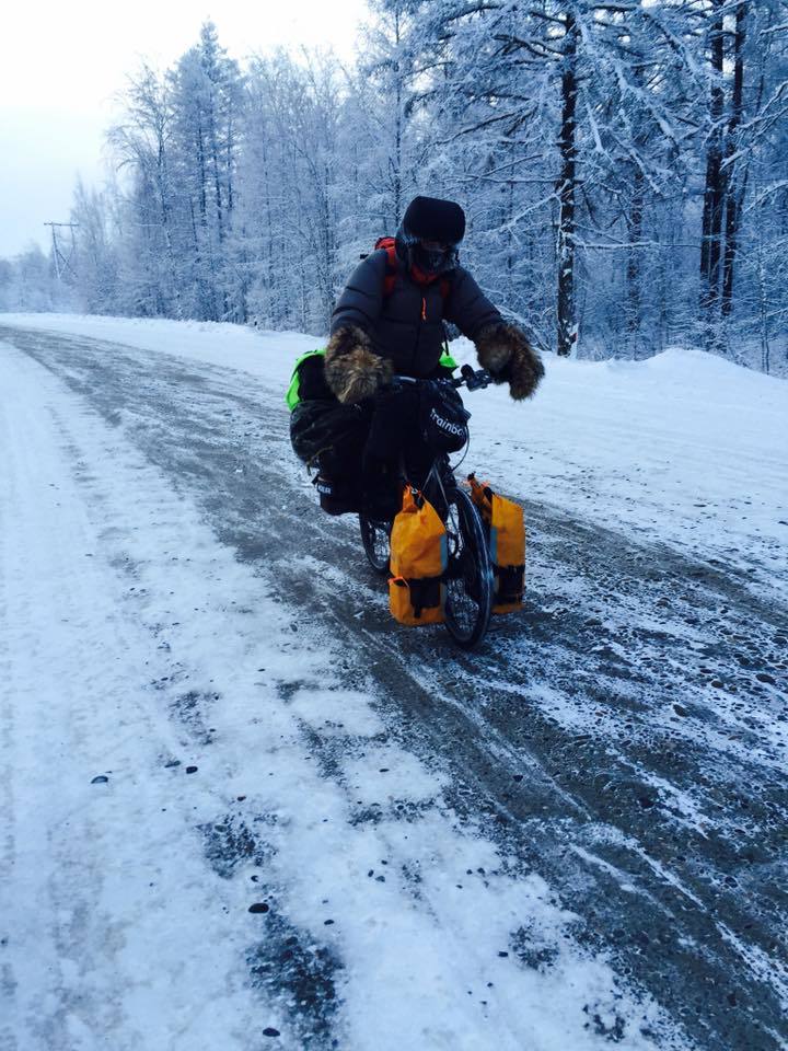 Французский велосипедист вступает в финальный отрезок своего путешествия