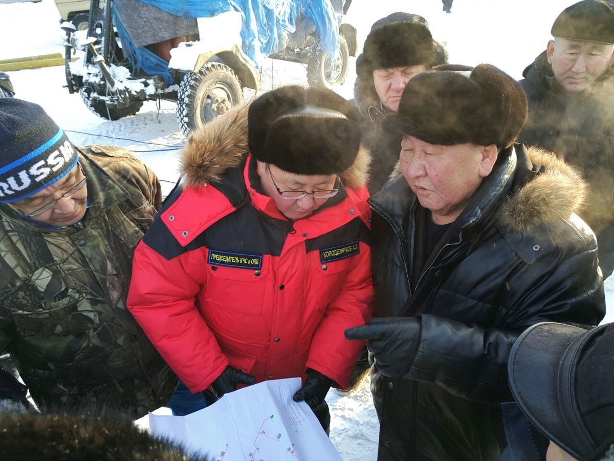 Егор Борисов прибыл в пострадавшее от пожара котельной село Бердигестях