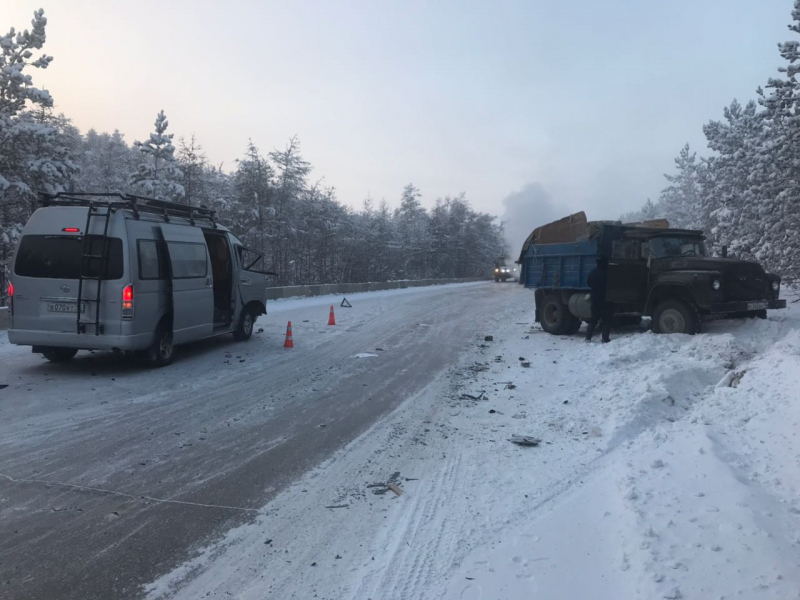 На Вилюйском тракте произошло ДТП по вине водителя нелегального такси