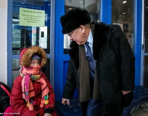 Егор Борисов посетил плавательный бассейн «Чолбон»