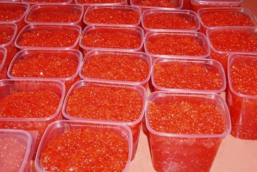 В Якутии изъяли почти 5 тонн красной икры с кишечной палочкой