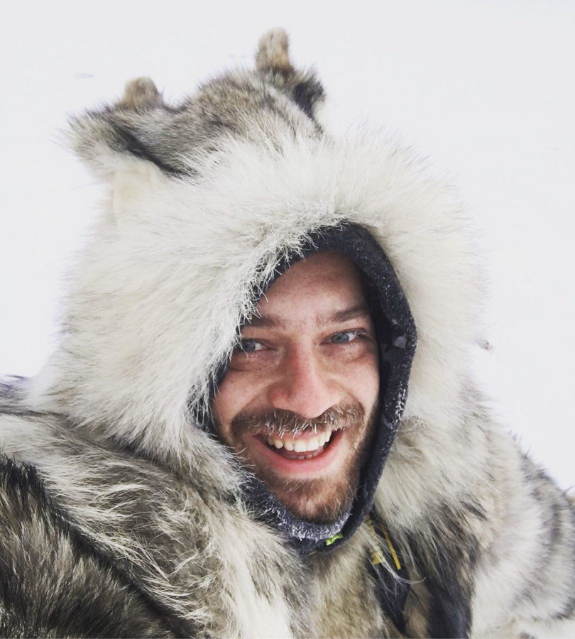 "Даже лайки смеялись...", - на блогера Варламова*, гостящего в Якутске, напали защитники животных