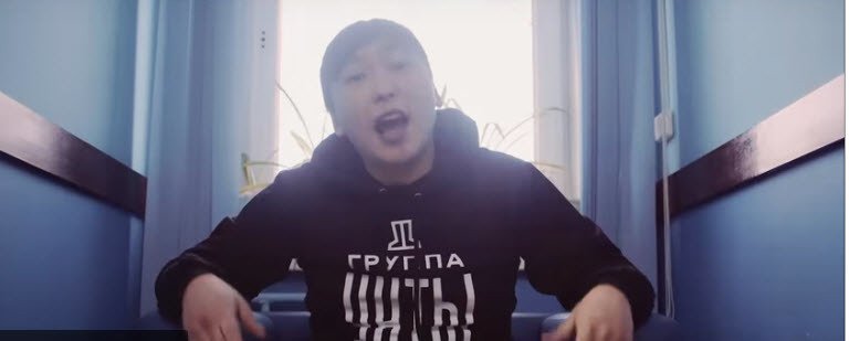 "Что творится с этим миром и откуда эта дама!?", - группа "Унты" поздравила Свету Бугаеву с днем рождения