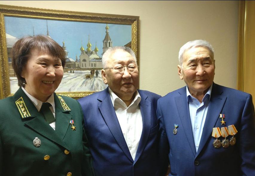 "Они не ждут указаний сверху, не ходят с протянутой рукой, не занимаются бессмысленной критикой", - Егор Борисов о героях Труда России