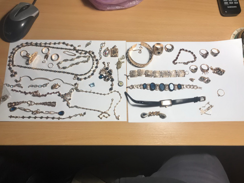 В Якутии задержаны четверо подозреваемых в краже денег и ювелирных украшений на сумму около 3 000 000 рублей