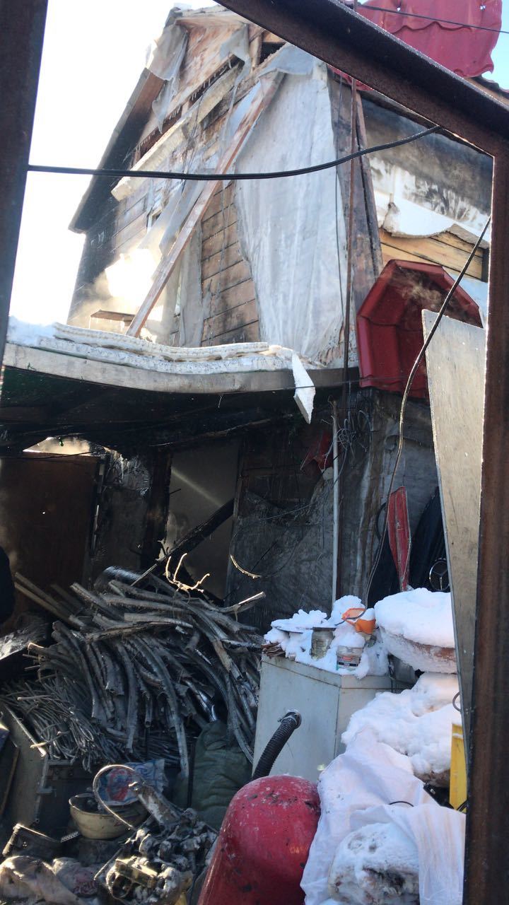 В Якутске при тушении пожара обнаружены тела трех человек