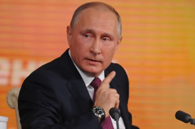 Путин потребовал от МВД усилить борьбу с экстремизмом