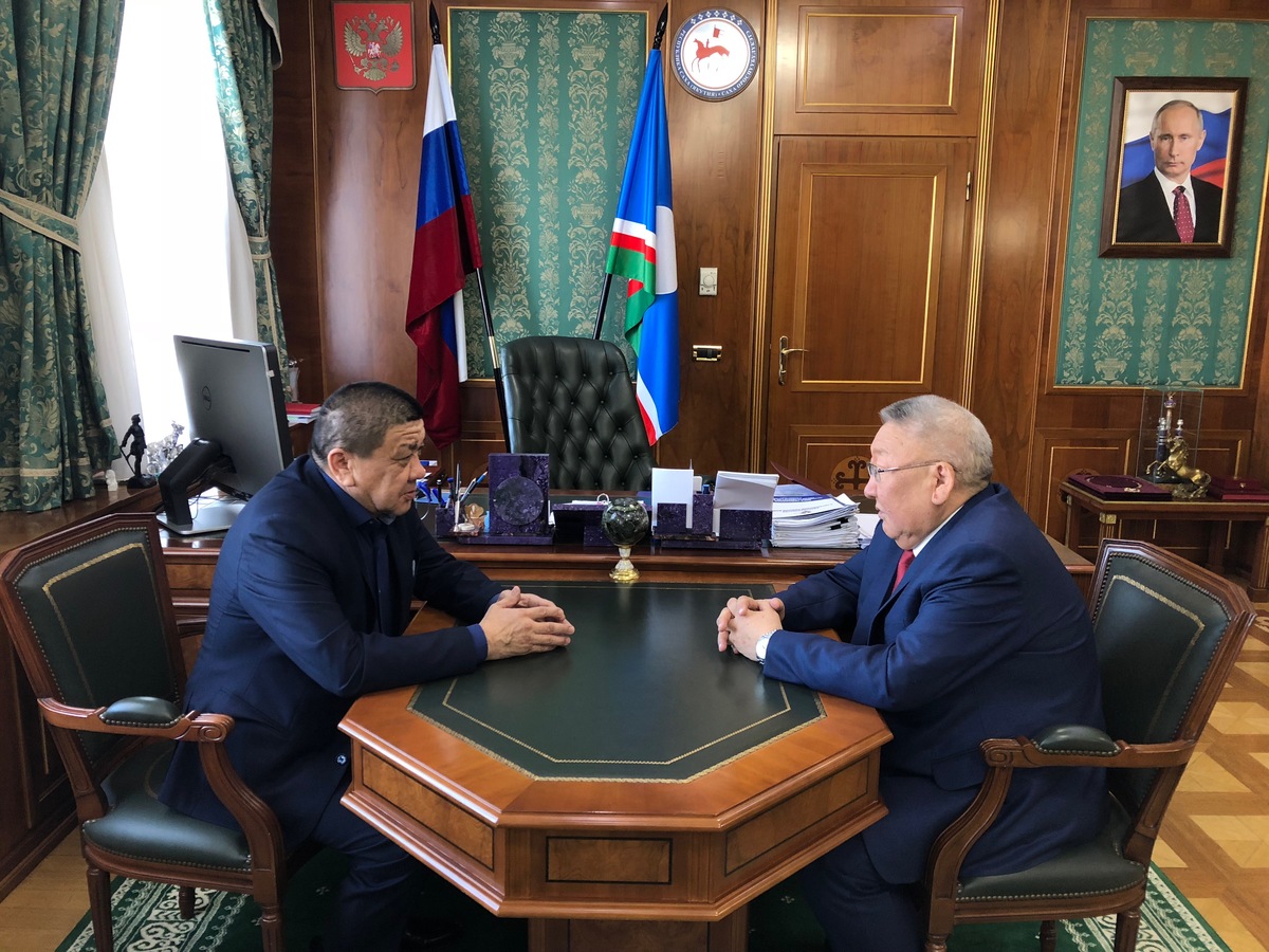 Егор Борисов встретился с главой Ленского района Жумартом Абильмановым