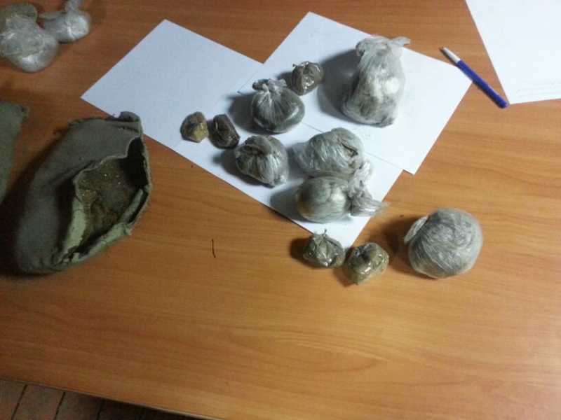 В Якутии полицейские изъяли слиток золота в виде хоккейной шайбы