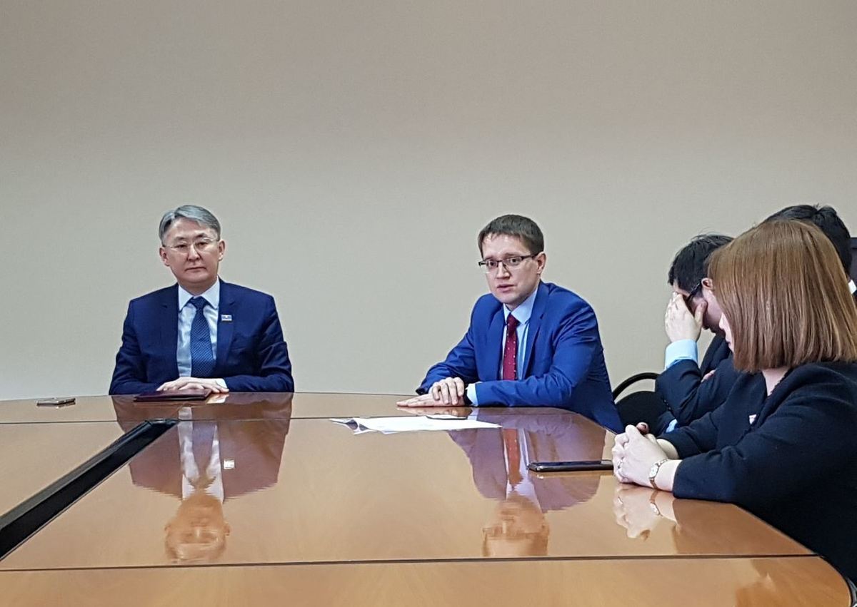 Михаил Осипов представил Максима Терещенко коллективу Минпрома и геологии Якутии