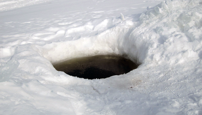 Два брата из Усть-Майского района  убили и утопили в проруби прохожего