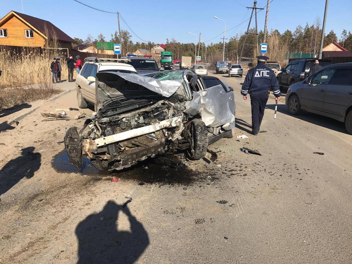 В Якутске в ДТП погиб водитель, пятеро человек пострадали