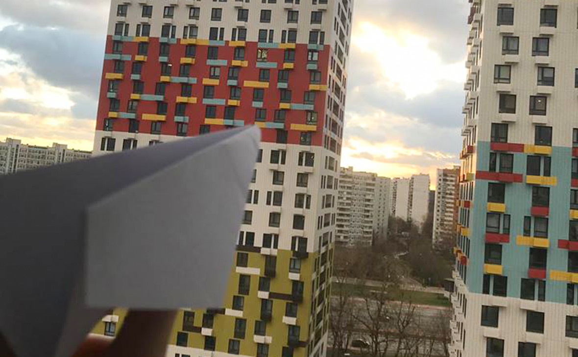 Россияне запустили бумажные самолетики в поддержку Telegram
