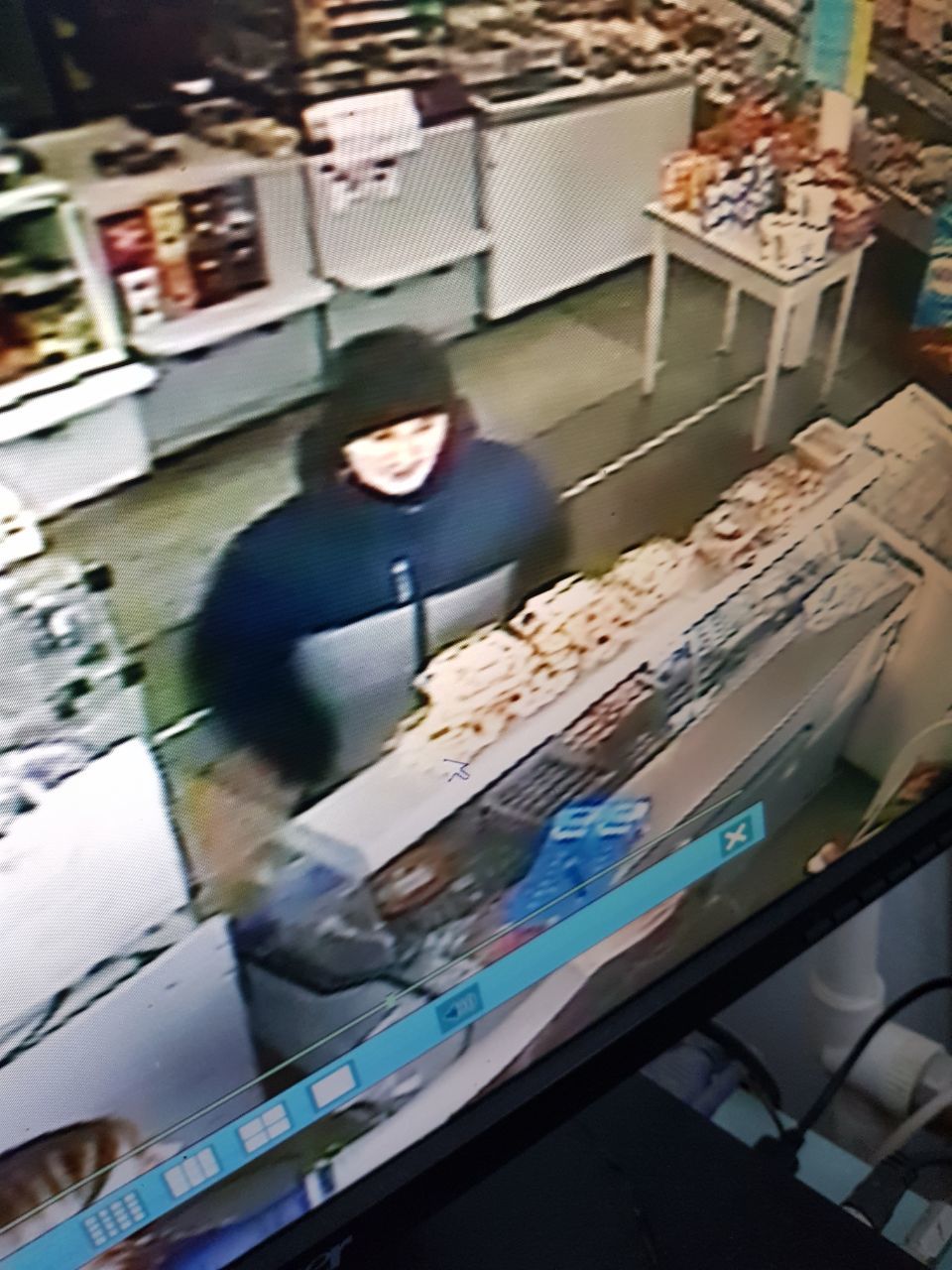 Мужчина похитил ноутбук в детском саду в Якутске