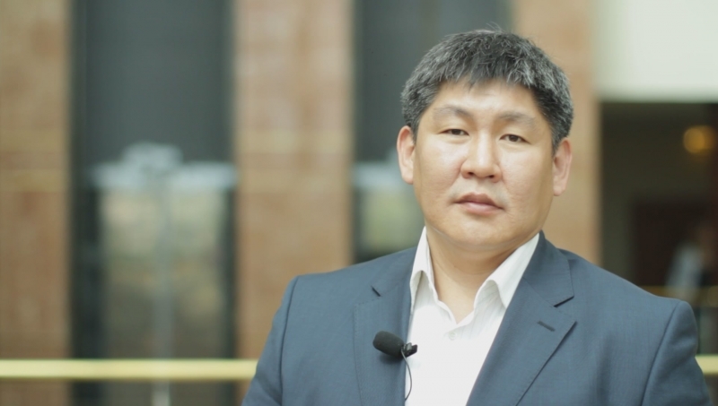 "Нам нужен прорыв, нам нужно очищение", - Эрнст Березкин поздравляет якутян с Днем Республики