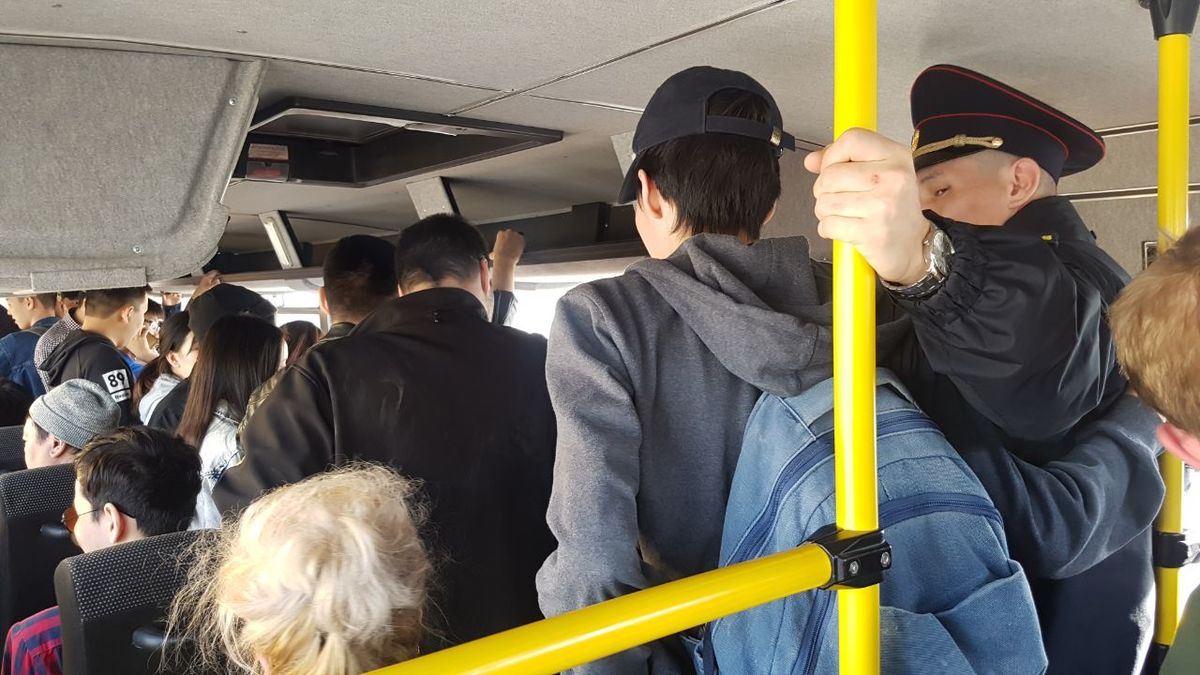 В Якутске полиция задержала около 70 участников акции