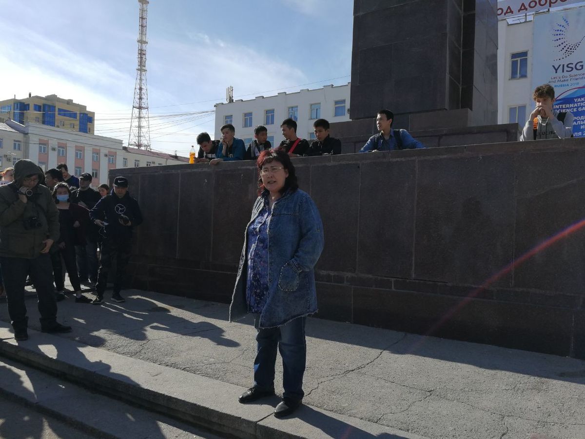 Задержаны пятеро участников акции протеста в Якутске. Сулустаана Мыраан объявила голодовку