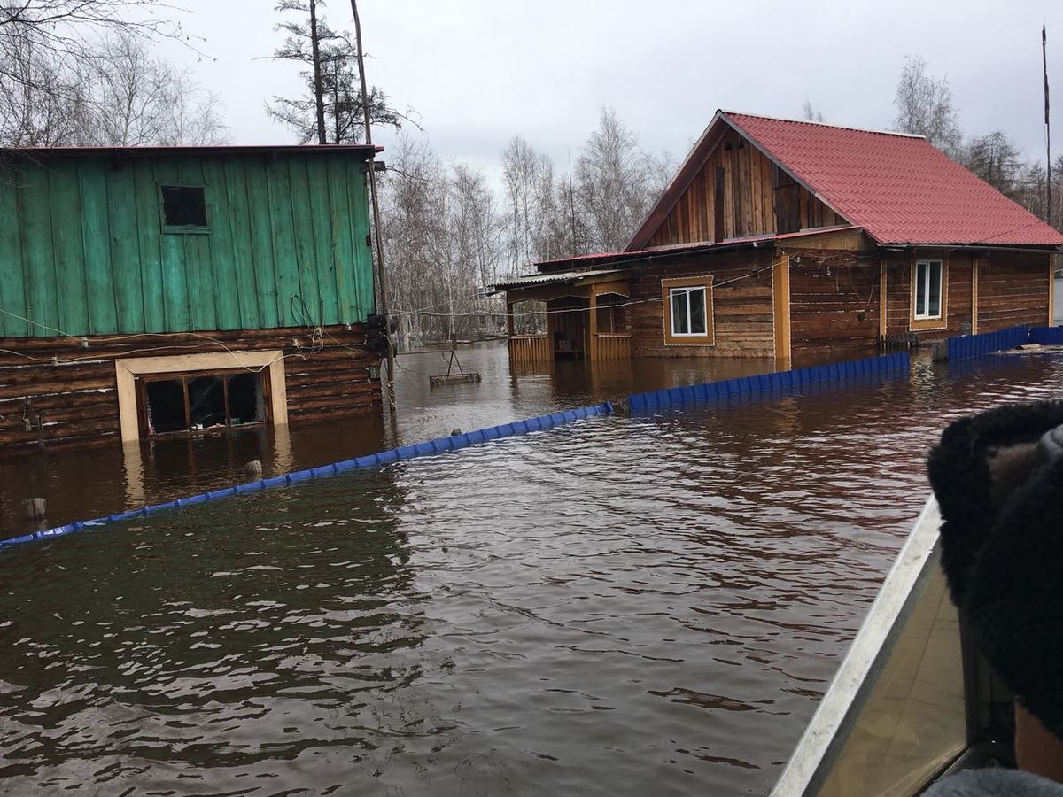 Айсен Николаев поручил в кратчайшие сроки устранить последствия паводка в Якутии