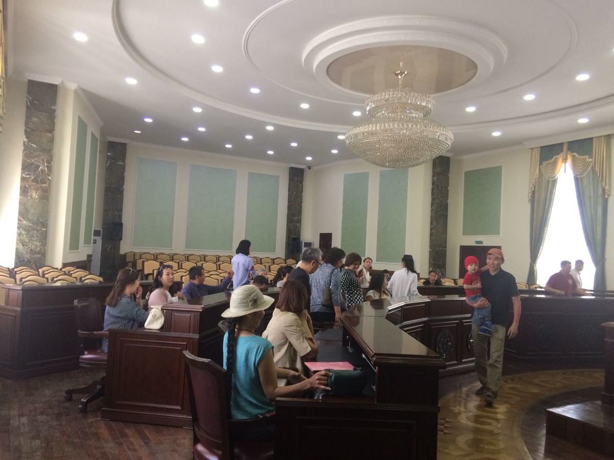 Чего опасаются родители учащихся национальной школы «Айыы Кыhата»?