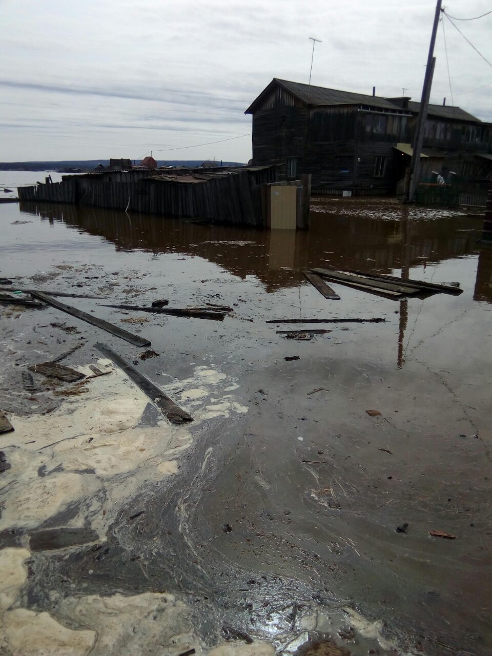 За ночь уровень воды на реке Амга поднялся