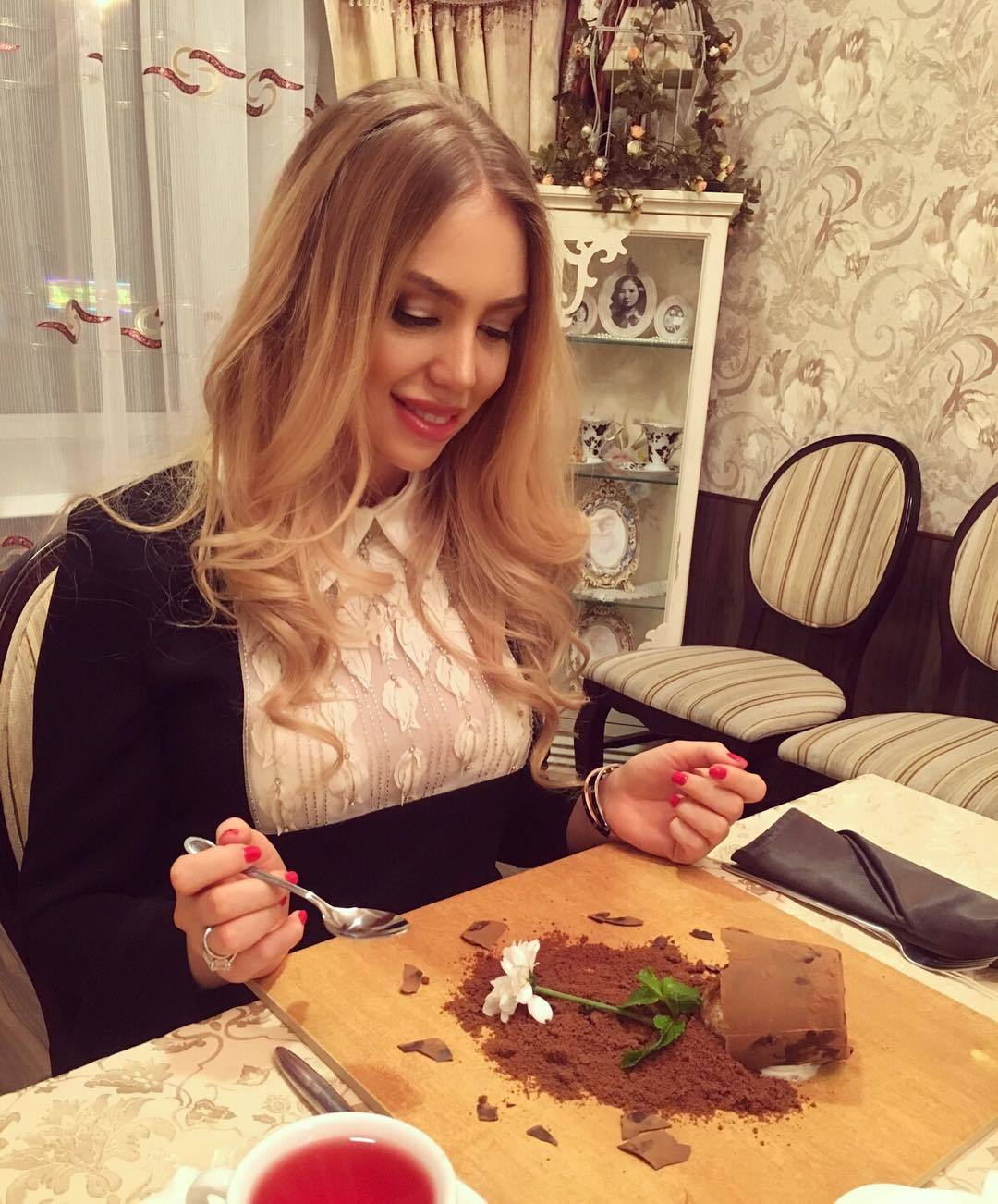 Владелица ресторана в Якутске родила тройню