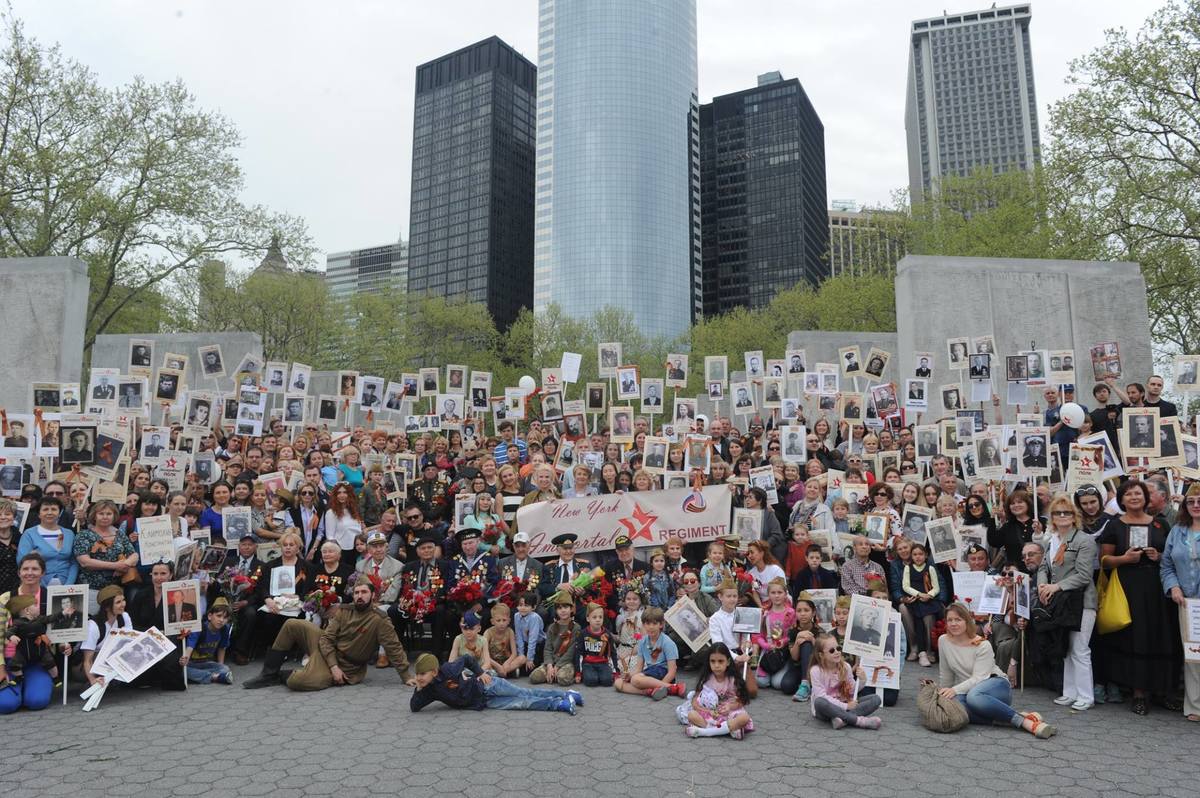 Якутянка выступила перед участниками шествия "Бессмертный полк" в Нью-Йорке (видео)