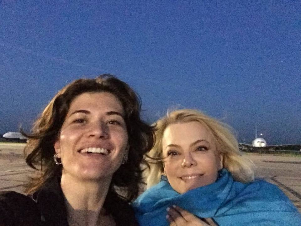 Фотофакт: актриса Яна Поплавская летит в Якутию