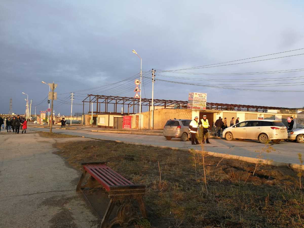 В Якутске перекрыли въезд на дамбу