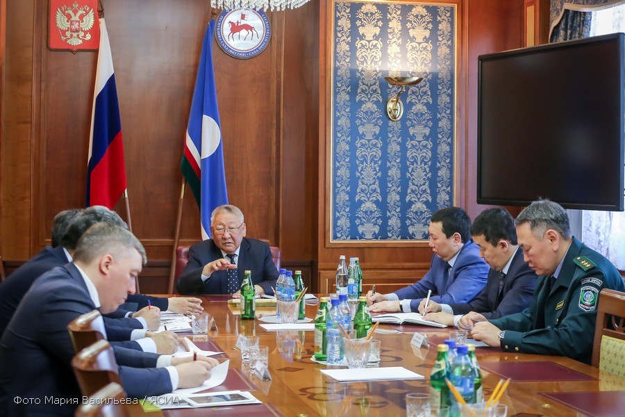 Тревожная паводковая ситуация складывается в Усть-Алданском районе и в пяти селах на реке Лена