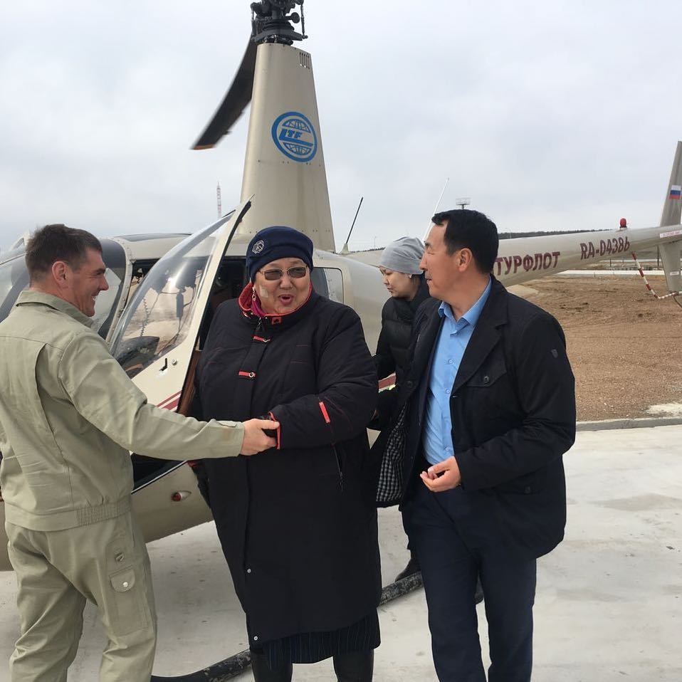 Фотофакт: Эдьиий Дора провела в Амге обряд алгыса