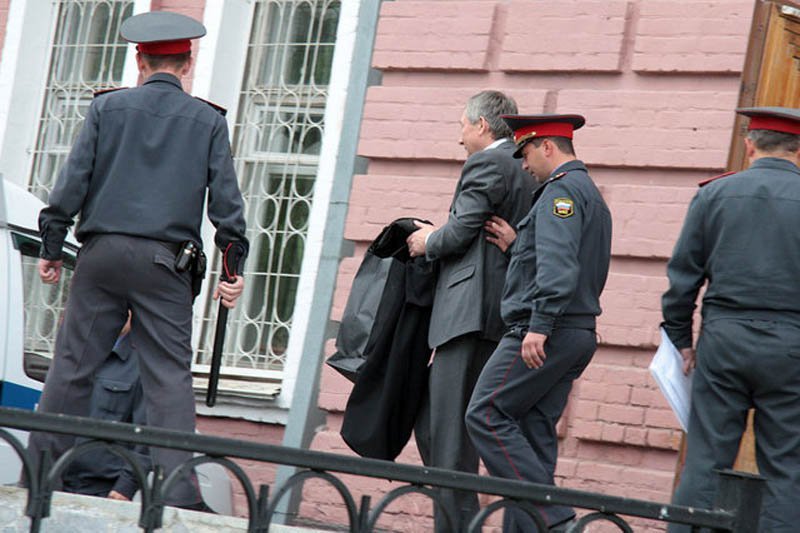 СК рассказал о связях экс-губернатора Забайкалья Ильковского с обвиняемыми в откатах якутянами из "Службы заказчика"