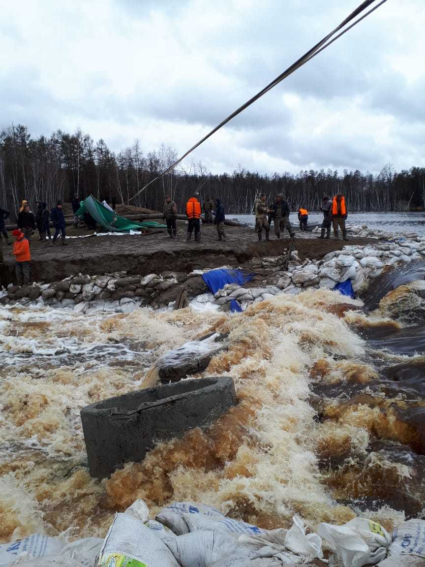 Все силы в Чурапчинском улусе брошены на укрепление дамбы