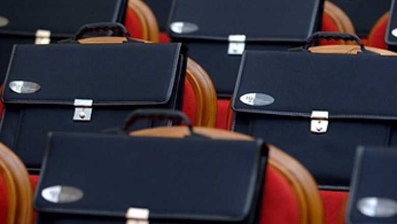 Айсен Николаев произвел кадровые перестановки и назначения в администрации главы и правительства Якутии