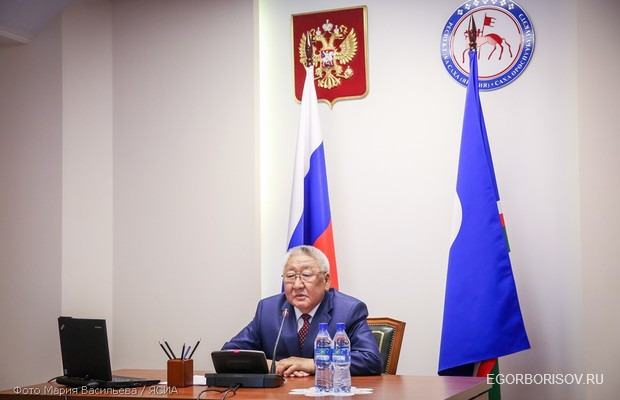 Накануне внеочередного заседания Ил Тумэна глава встретился с народными депутатами