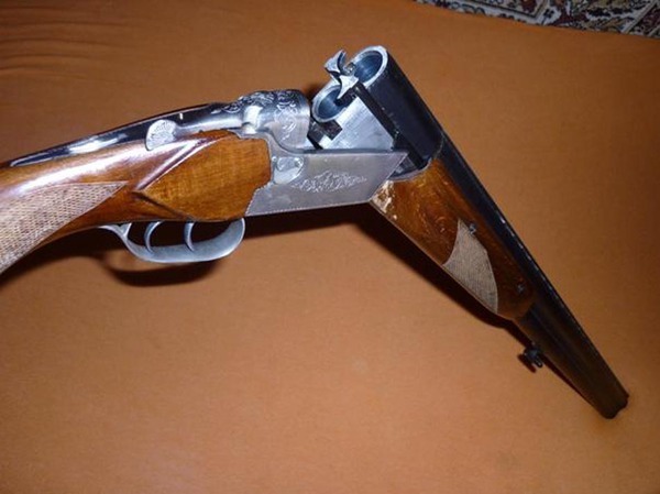 Житель Якутска устроил стрельбу возле озера в черте города