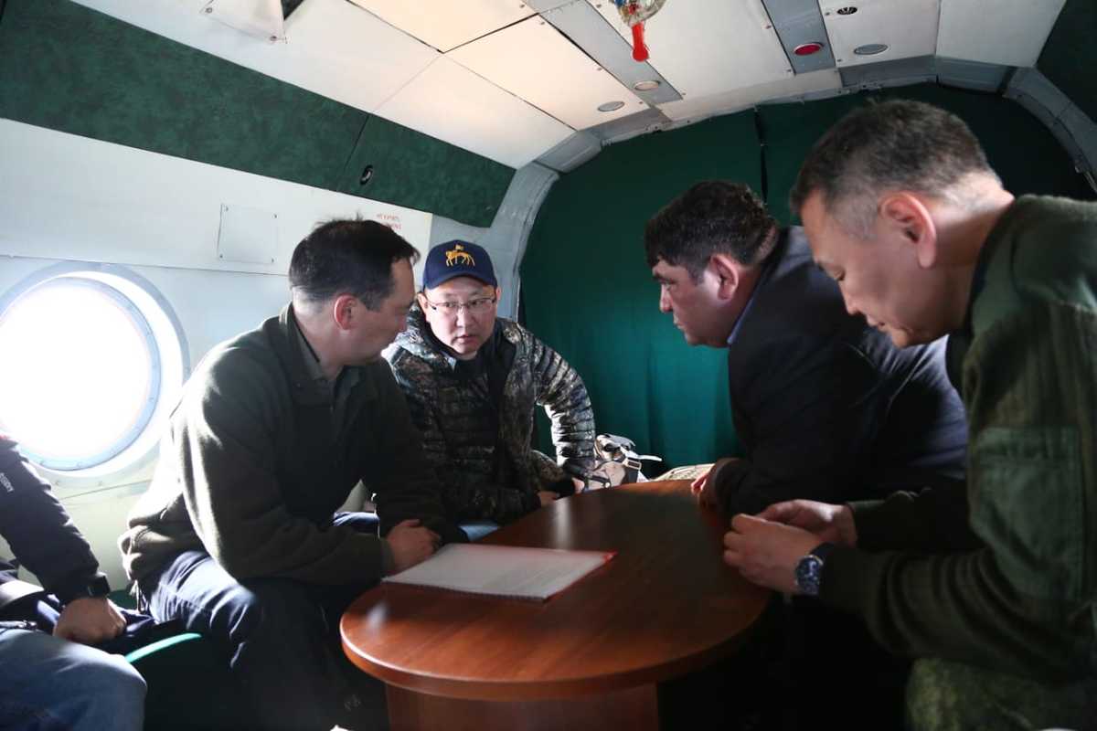 Врио главы Якутии Айсен Николаев провёл оперативное совещание в Верхнеколымском районе