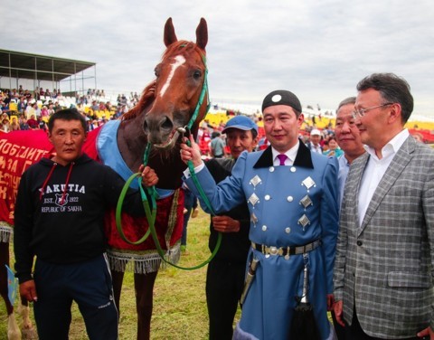 Впервые победителями республиканских конных скачек на приз Главы Якутии стали амгинцы