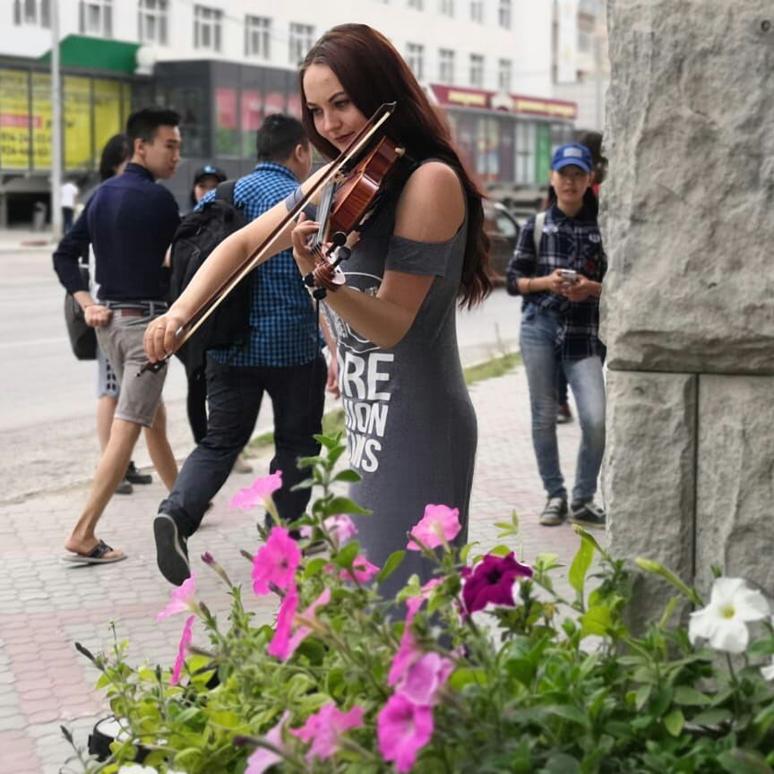На улицах Якутска зазвучала скрипка (видео)
