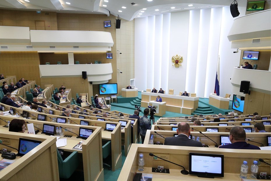 РБК: Совет Федерации покинут 17 сенаторов, в том числе Вячеслав Штыров