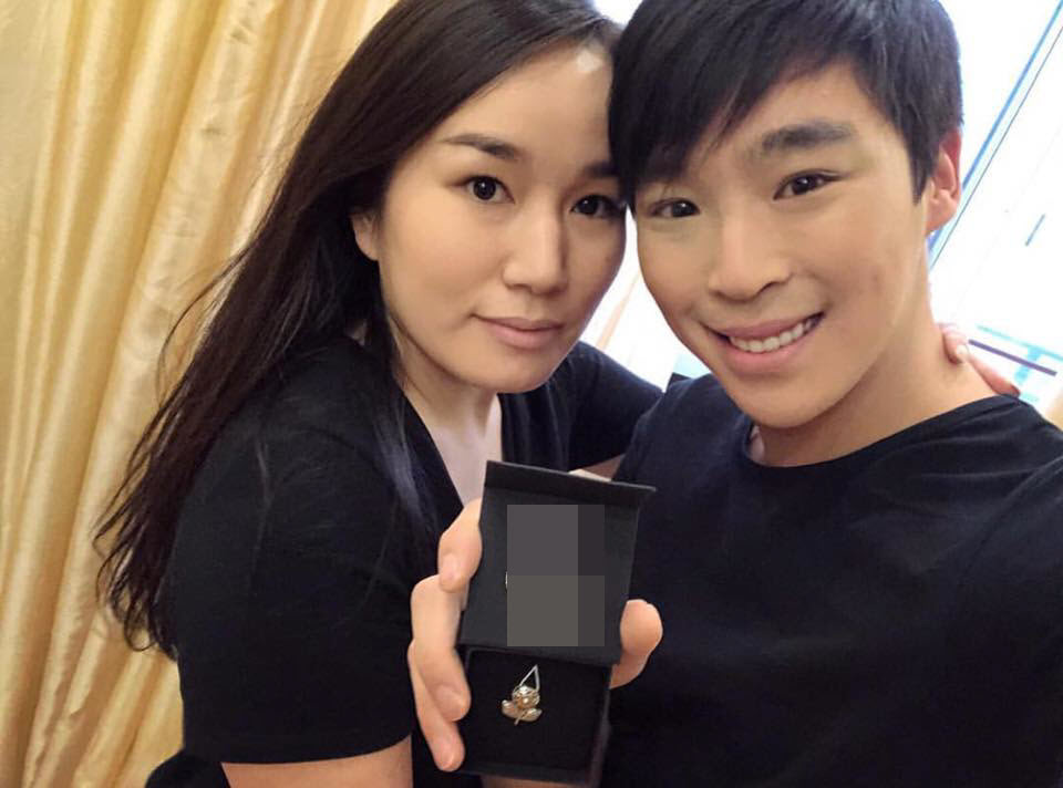 "Она сказала "Да"!", - хомусист Айсен Аммосов сделал предложение своей избраннице во время Ысыаха Туймаады