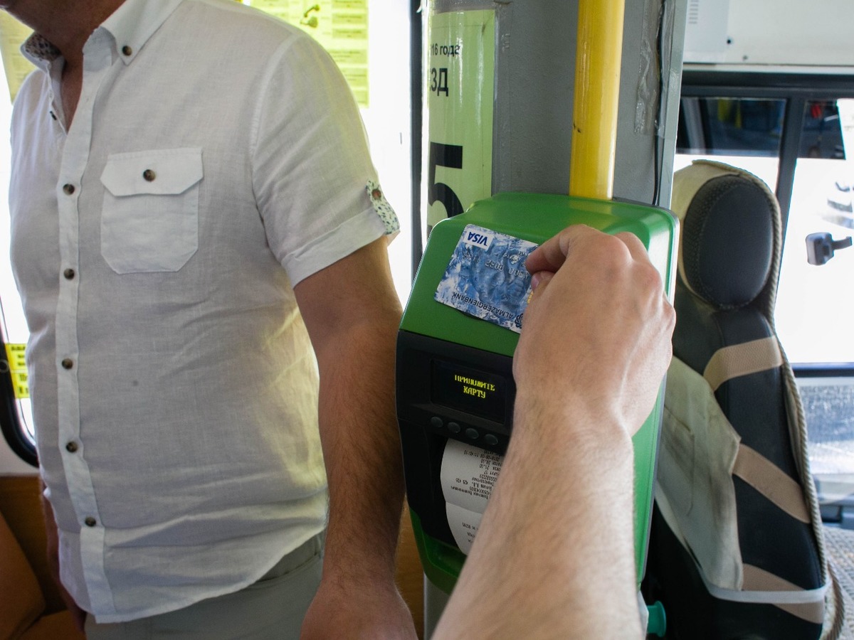 1 июля в Якутске запустят первую в России универсальную систему оплаты проезда