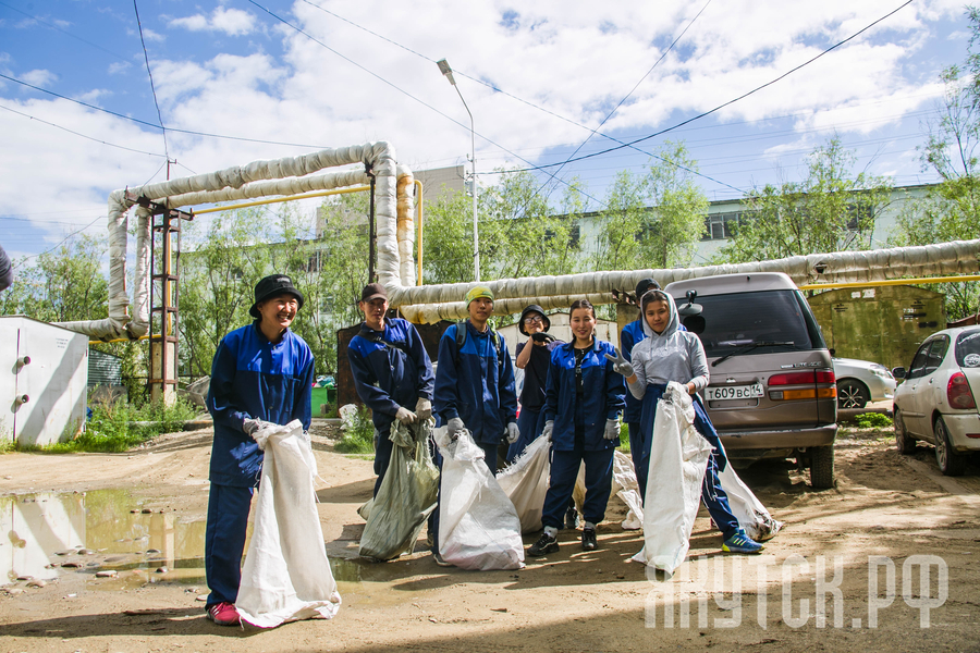 Стройотряды Якутска ликвидируют ветхие постройки