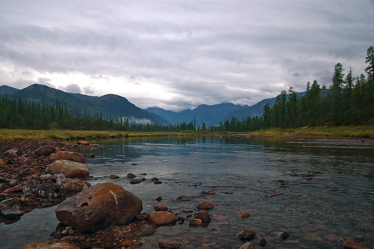 Причиной загрязнения реки Ундыткан стала  большегрузная техника