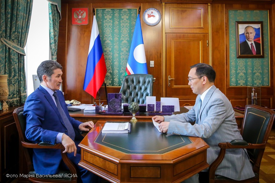 Айсен Николаев провёл рабочую встречу с Матвеем Евсеевым