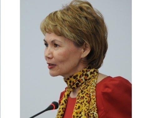 Айсена Николаева поздравляет глава Кызыла Дина Оюн