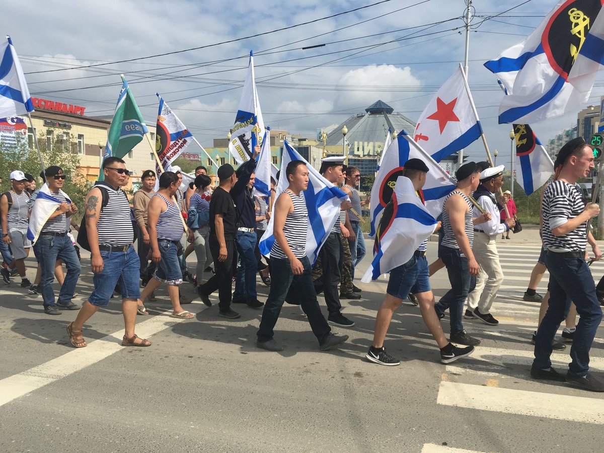 Фотофакт: В Якутске отметили День ВМФ парадом