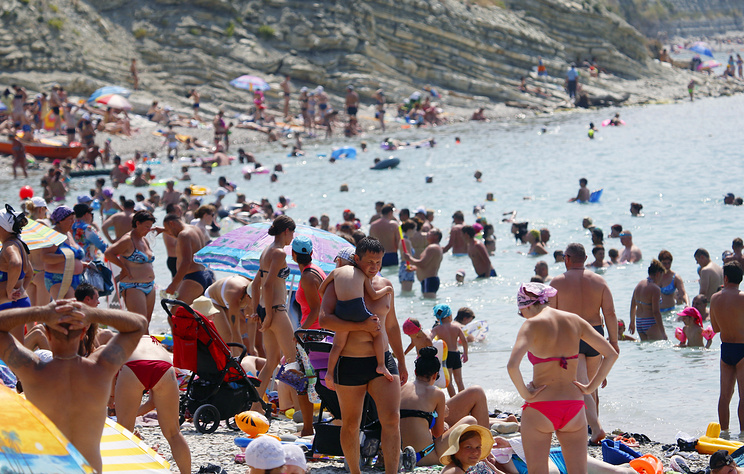 Роспотребнадзор запретил купание на пляжах Анапы и Геленджика