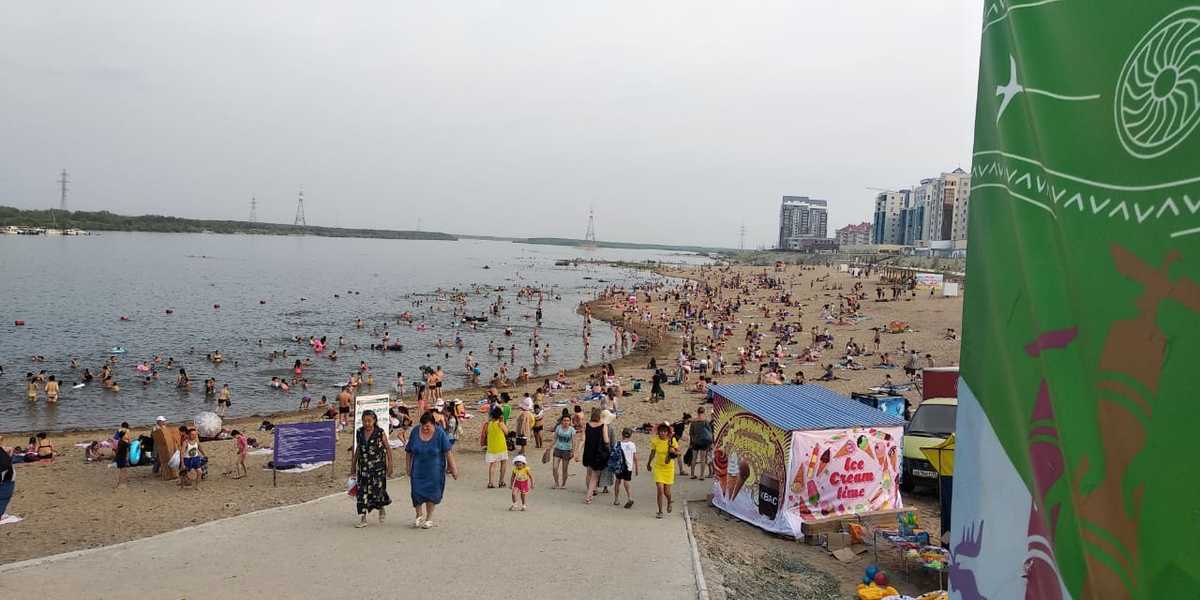 Фотофакт: Единственный пляж в Якутске переполнен