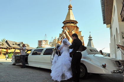 Россиянам разрешили выбирать день свадьбы