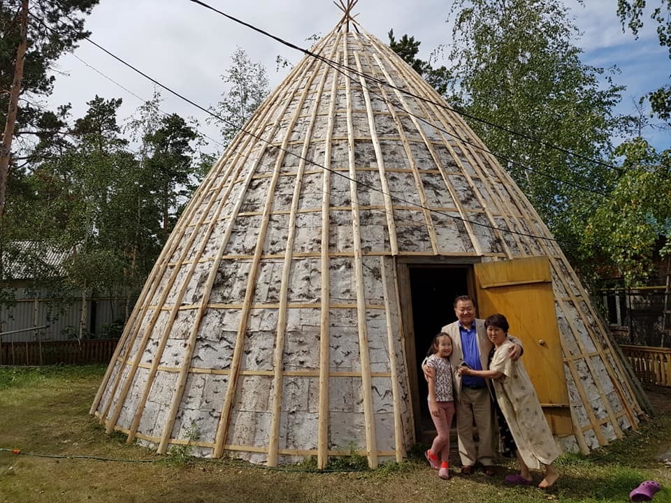 Ураса Федота Тумусова оделась в белоснежную бересту